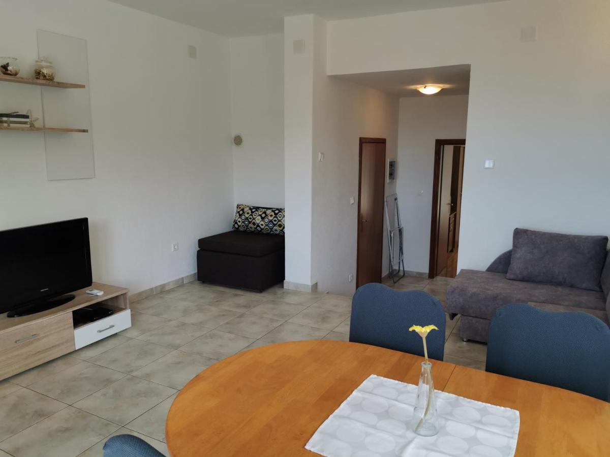 Apartments Golub Cesarica Exterior foto