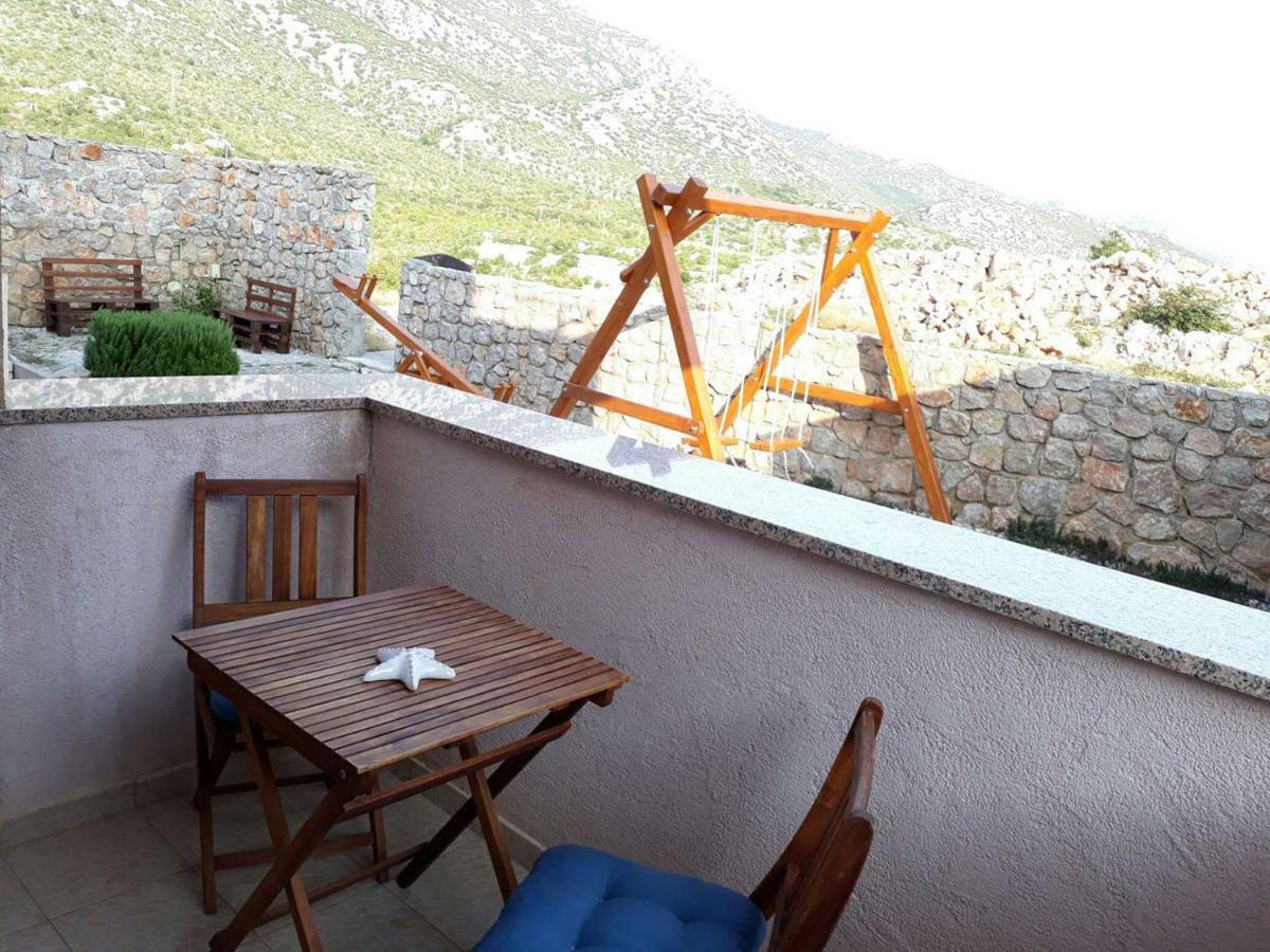 Apartments Golub Cesarica Exterior foto